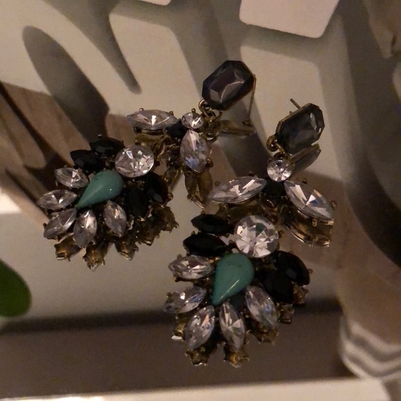 Jewelry - ☀️2 for $20 Rhinestone Chandelier Earrings